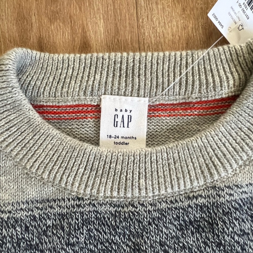 Baby GAP Sweater - Picture 2 of 3